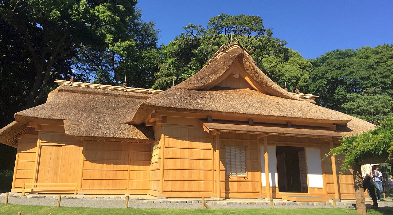 諏訪流放鷹術保存会:復元された鷹の御茶屋（浜離宮恩賜庭園）